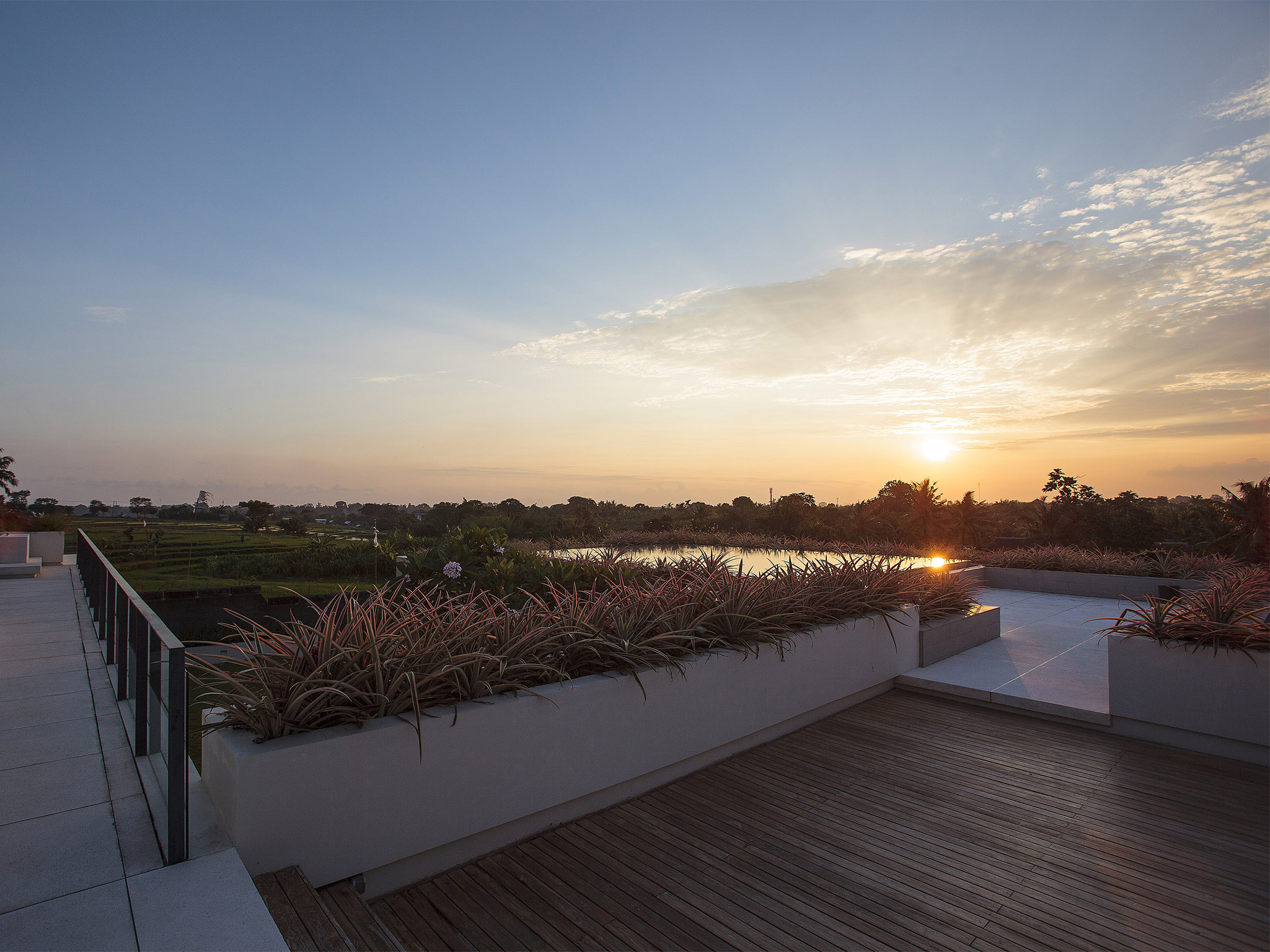 The Iman Villa - Rooftop sunsets - The Iman Villa, Canggu, Bali